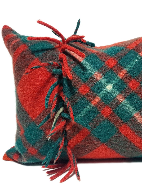 Macgregor Clan Tartan Lumbar Pillow Fature